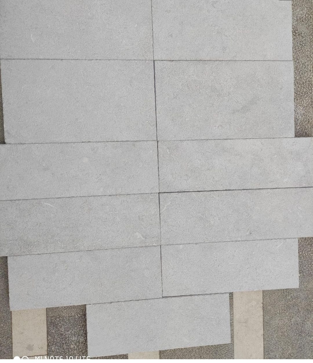 Rustik Yeşil Kumlamalı Mermer 